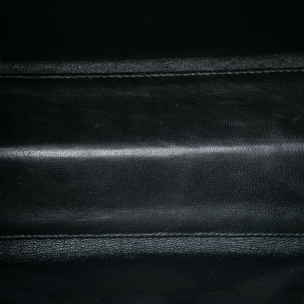 Chanel CC Caviar Twisted Strap Shoulder Bag Black Leather Good condition - Model View