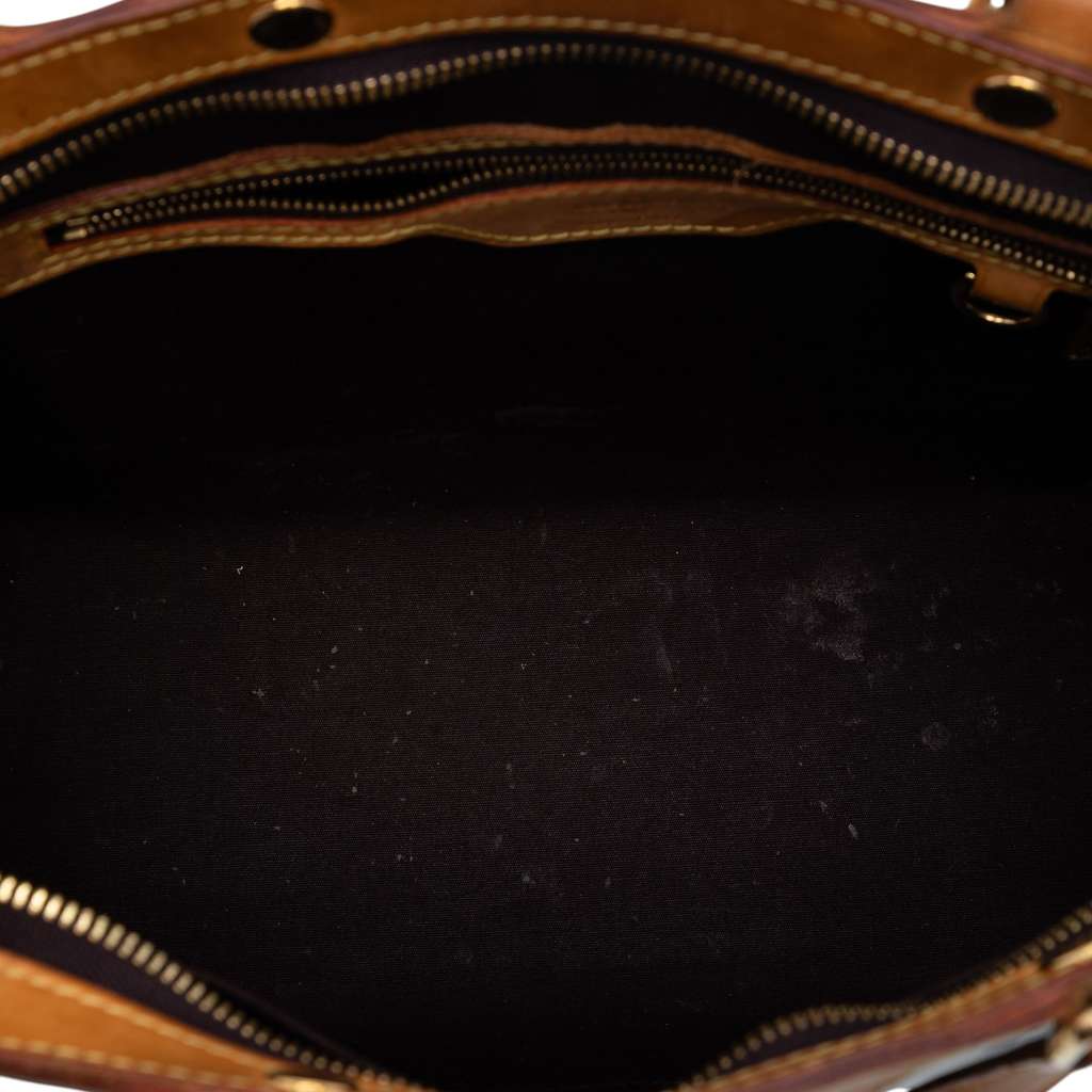 Louis Vuitton Monogram Vernis Brea MM Purple Leather Good condition - Model View