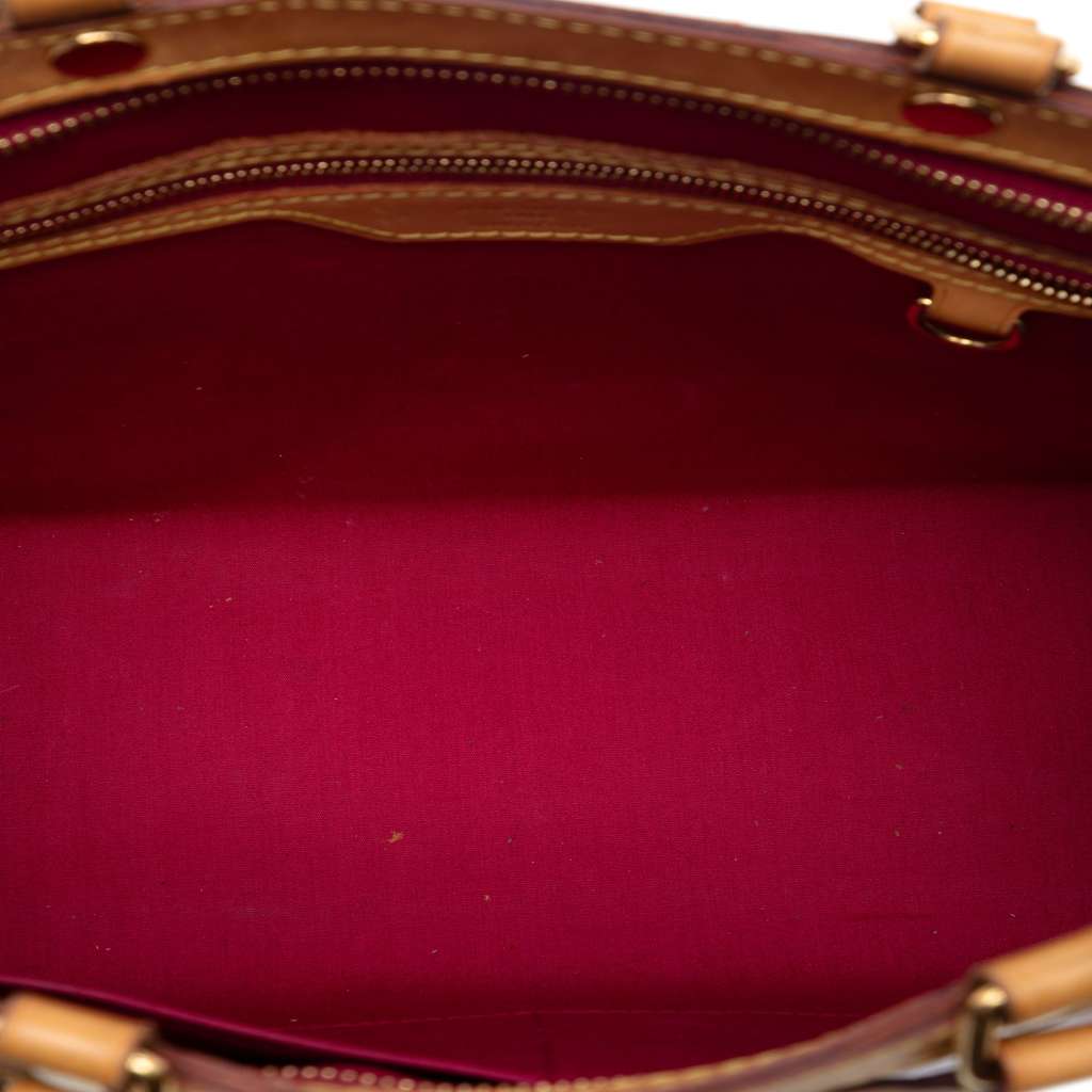 Louis Vuitton Monogram Vernis Brea MM Red Leather Good condition - Model View