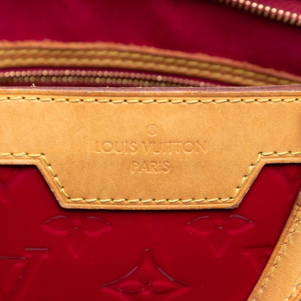 Louis Vuitton Monogram Vernis Brea MM Red Leather Good condition - Box View
