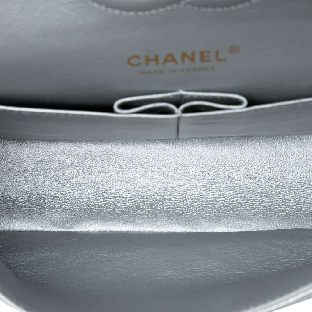 Chanel Medium Classic Iridescent Lambskin Double Flap Silver Leather Good condition - Model View