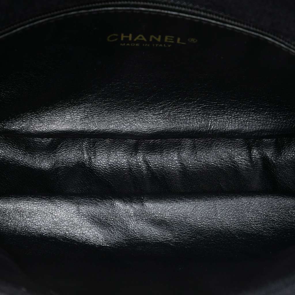 Chanel CC Quilted Jersey East West Flap Black Cotton Good condition - Model View