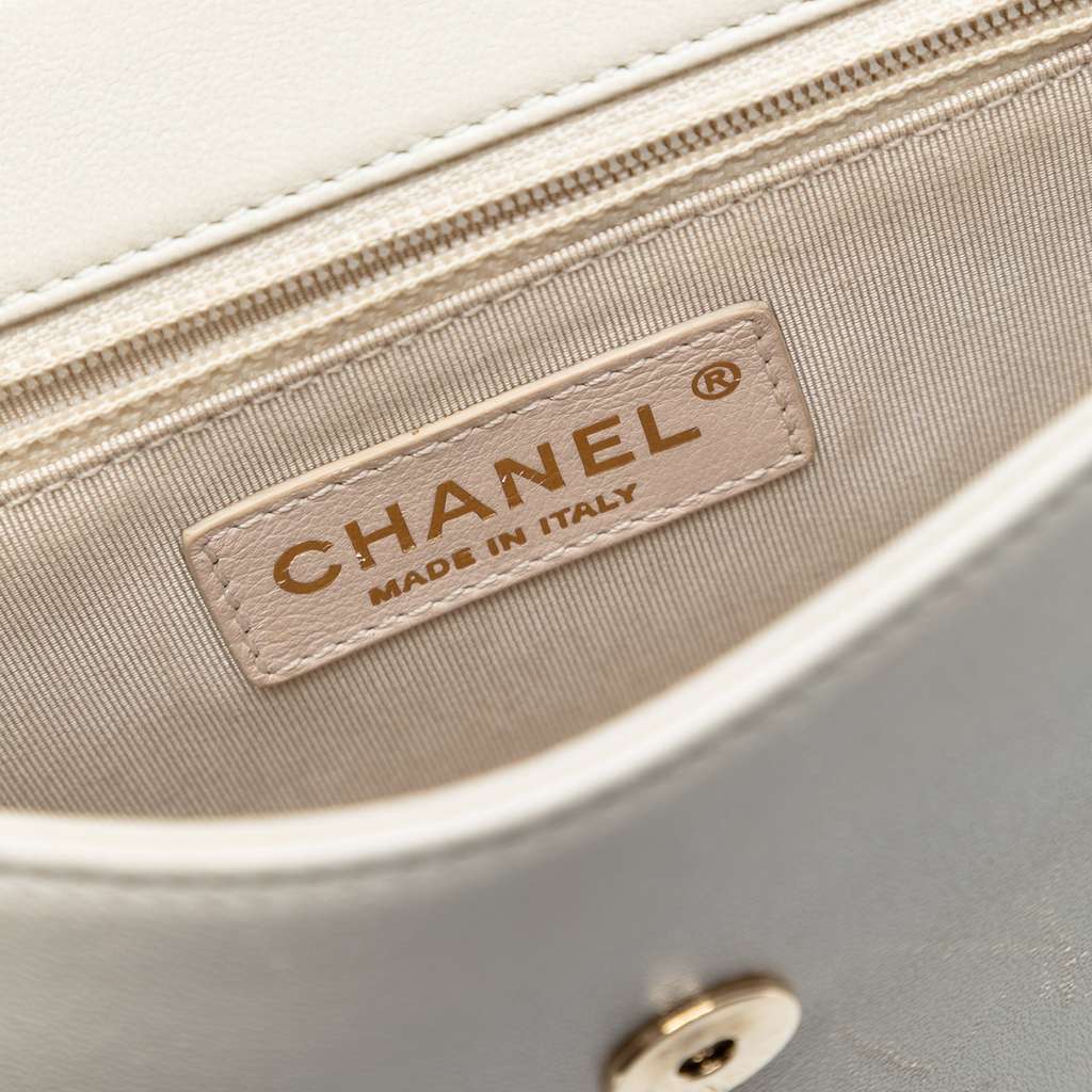 Chanel Medium Chevron Sheepskin Mademoiselle Vintage Flap White Leather Good condition - Box View