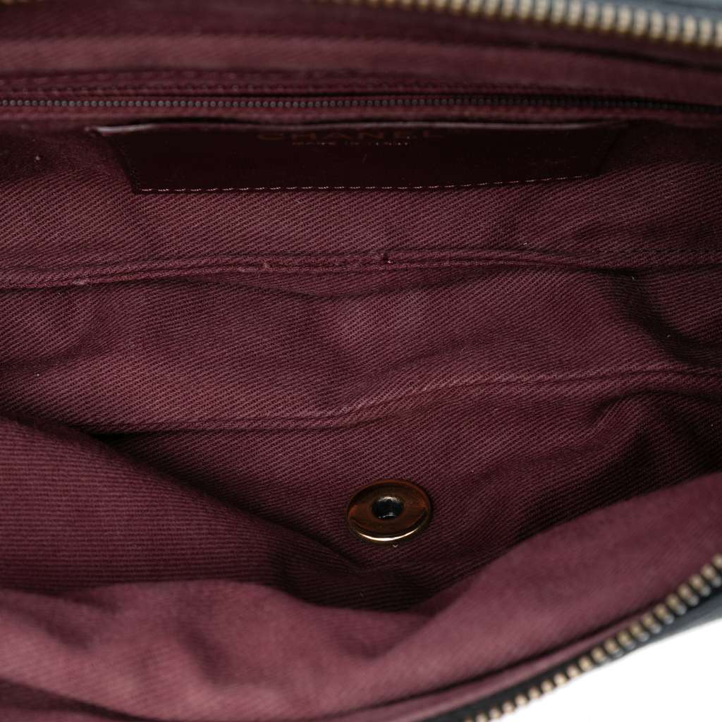 Chanel Small Quilted Iridescent Calfskin Shiva Flap Black Leather Good condition - Model View