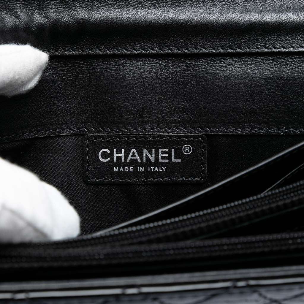 Chanel Quilted Patent Brilliant East West Flap Clutch with Chain Black Leather Good condition - Box View