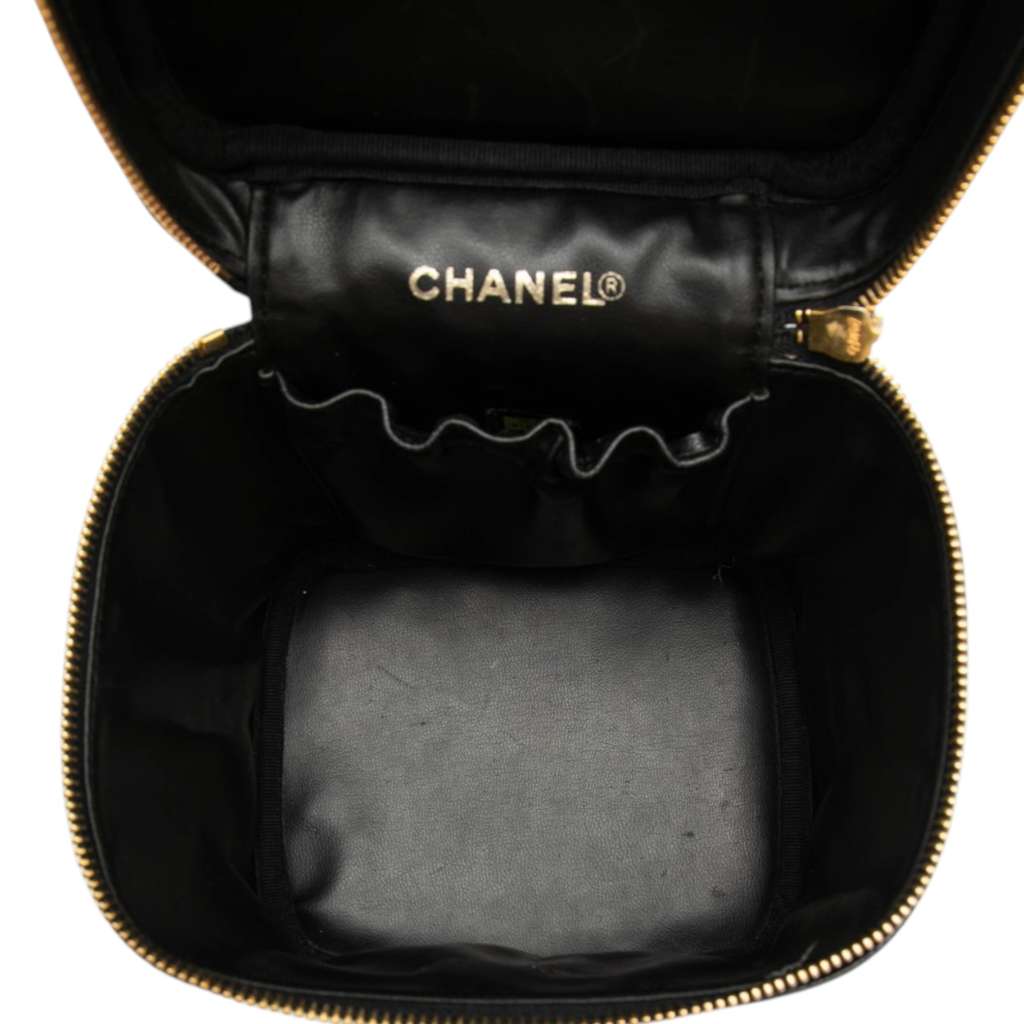 Chanel CC Caviar Vanity Bag Black Leather Good condition - Model View