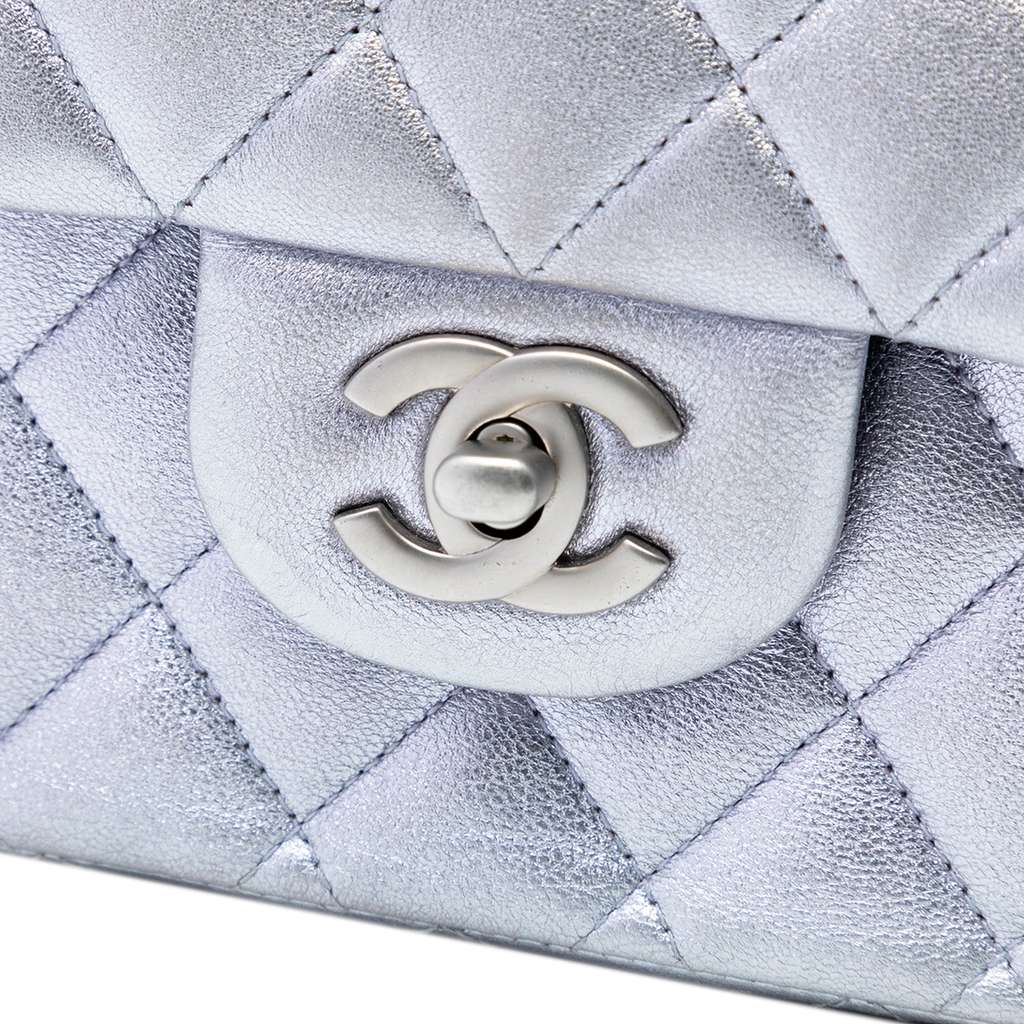 Chanel Medium Classic Metallic Lambskin Double Flap Silver Leather Good condition - Box View