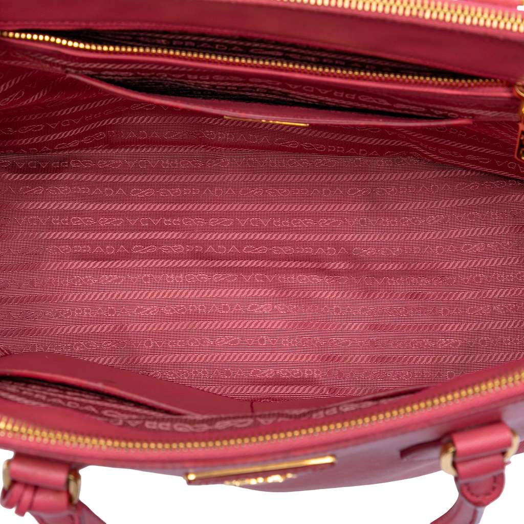 Prada Medium Saffiano Lux Galleria Double Zip Tote Pink Leather Good condition - Model View