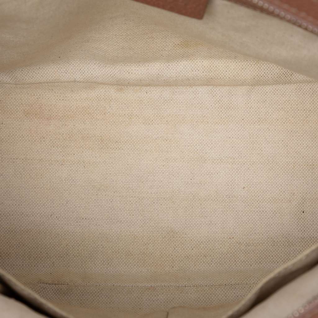 Gucci GG Canvas Bree Tote Beige Good condition - Model View
