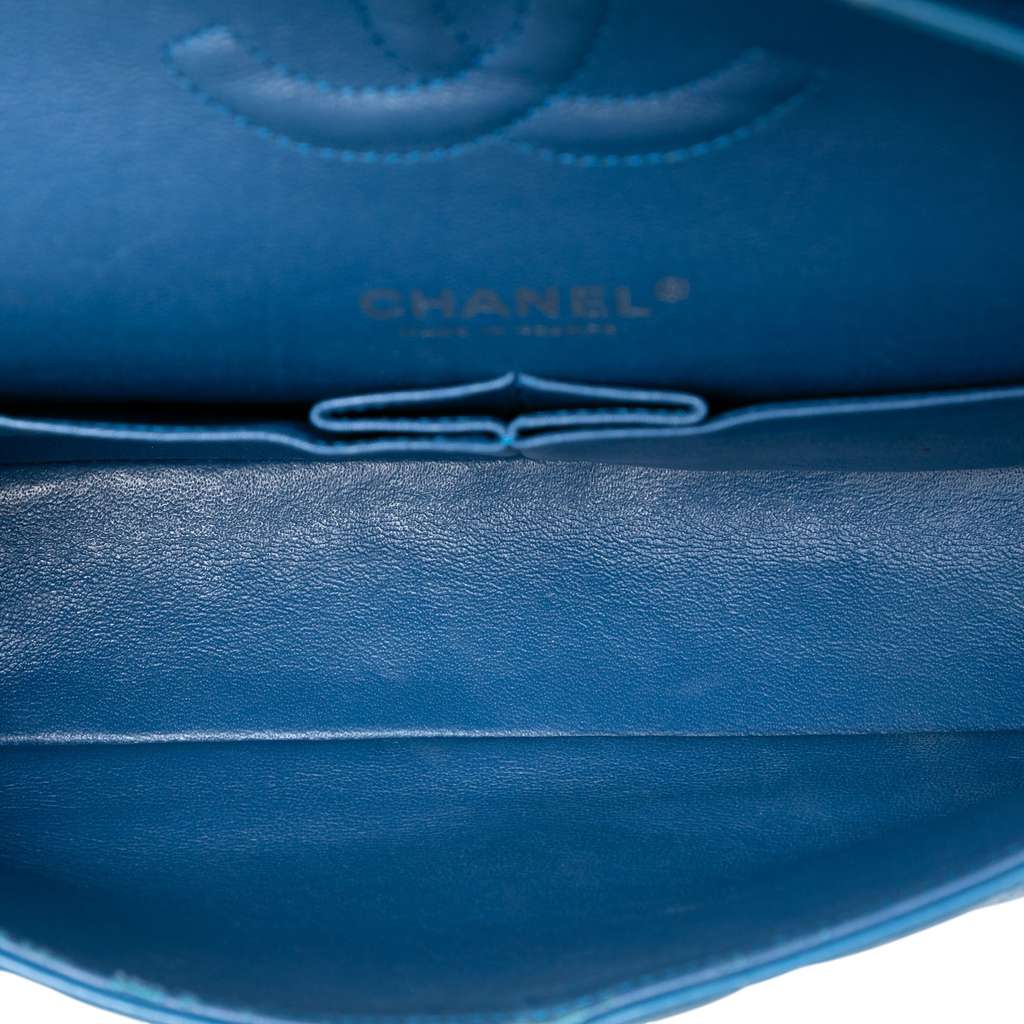 Chanel Medium Classic Calfskin Double Flap Blue Leather Good condition - Model View