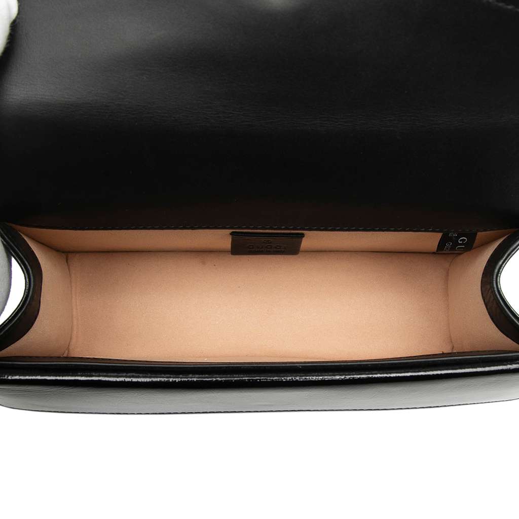 Gucci Medium GG Velvet Dionysus Crossbody Red Velvet Good condition - Model View