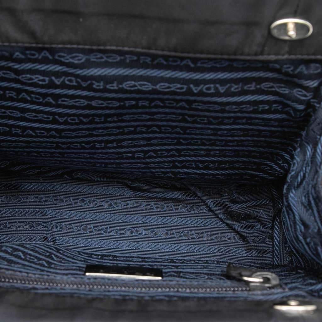 Prada Tessuto Tote Black Good condition - Model View