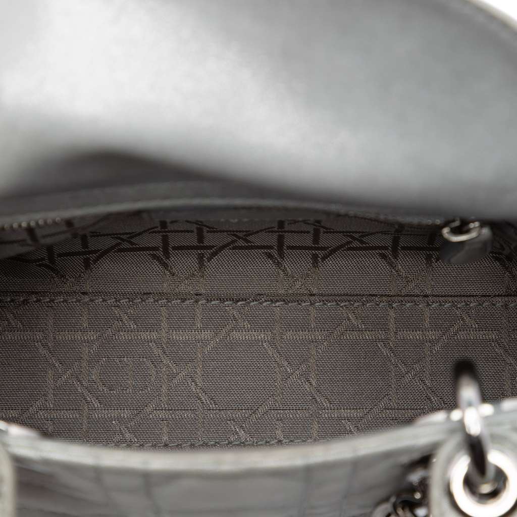 Dior Mini Iridescent Lambskin Cannage Lady Dior Silver Leather Good condition - Model View