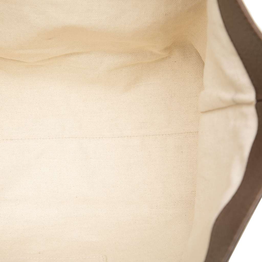 Gucci Medium GG Supreme Courrier Soft Tote Beige Good condition - Model View