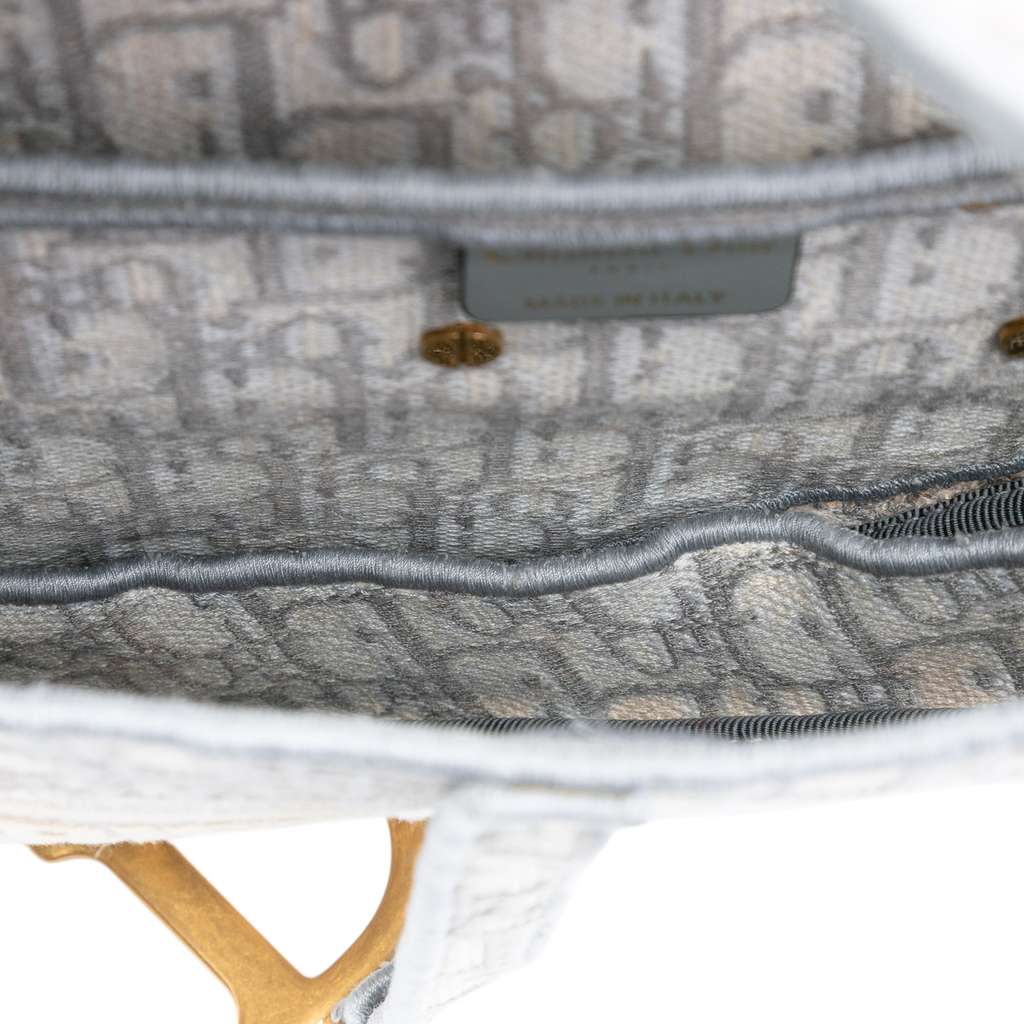 Dior Oblique Embroidered Canvas Saddle Bag Grey Canvas Good condition - Model View