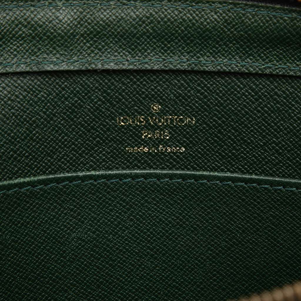Louis Vuitton Taiga Pochette Baikal Green Leather Fair condition - Box View