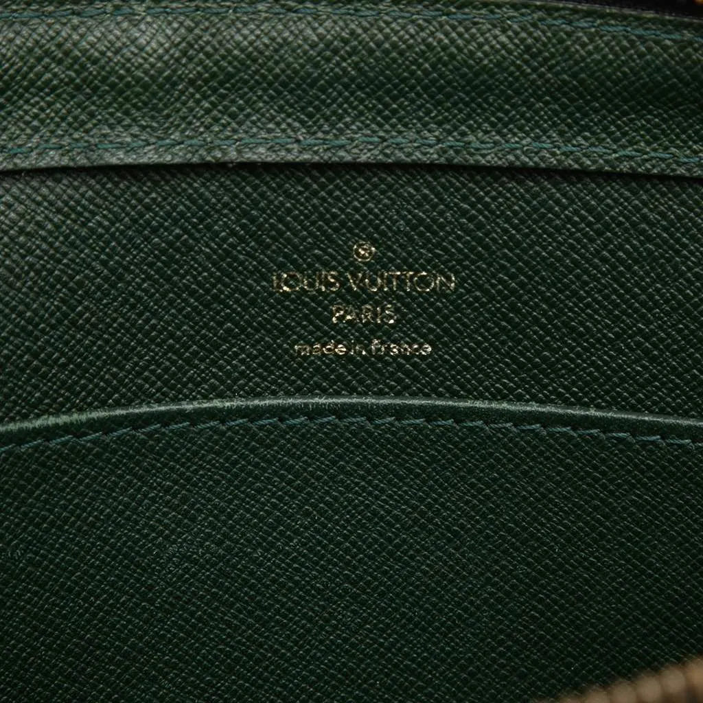 Louis Vuitton Taiga Pochette Baikal Green Leather Good - Box View