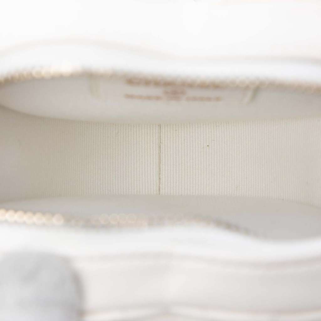 Chanel Mini Lambskin CC in Love Heart Belt Bag White Leather Good condition - Model View