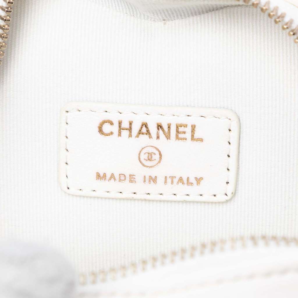 Chanel Mini Lambskin CC in Love Heart Belt Bag White Leather Good condition - Box View