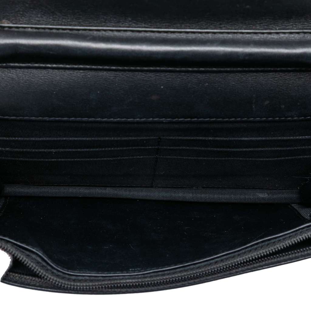 Chanel CC Quilted Patent Wallet On Chain Black Leather Good condition - Model View