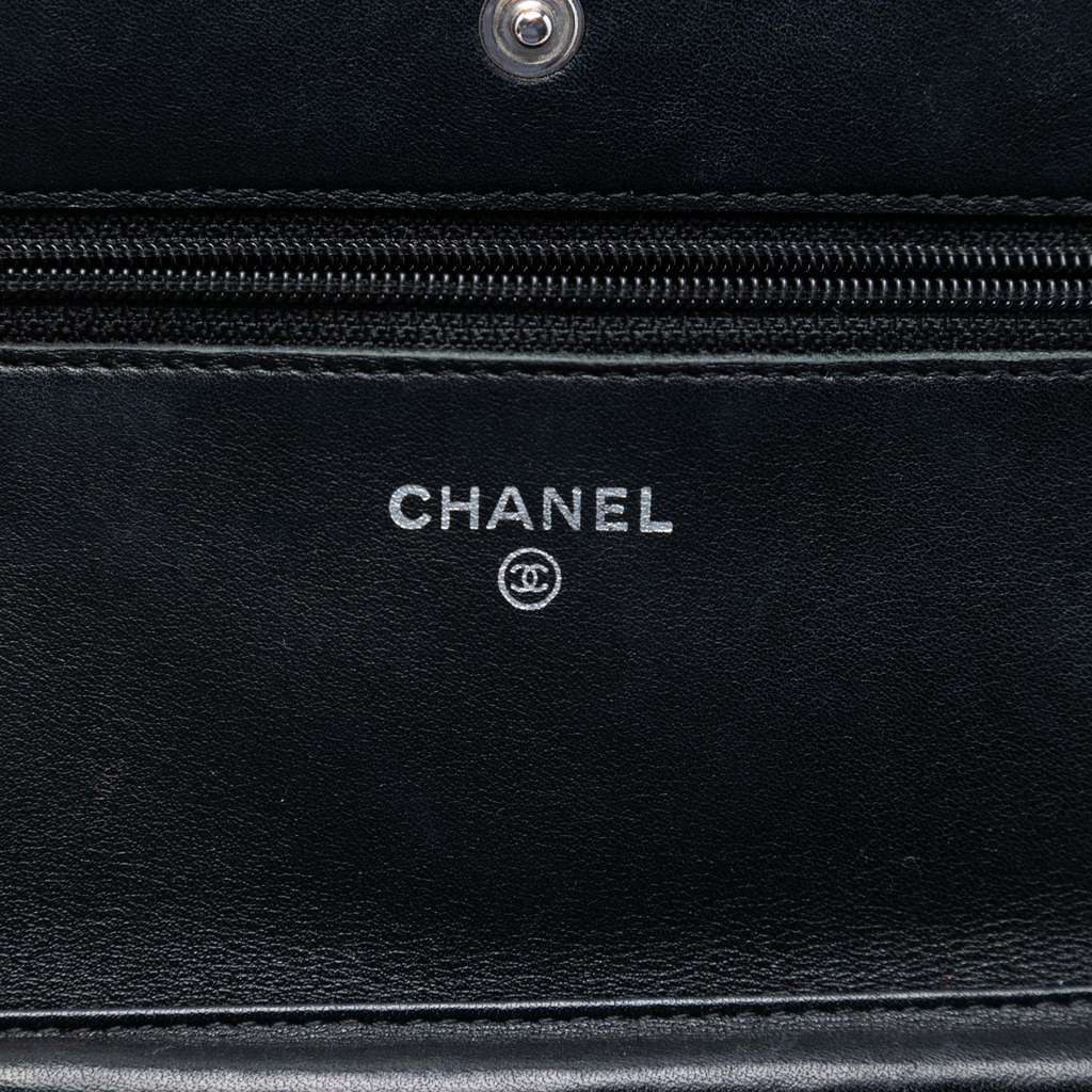 Chanel CC Quilted Patent Wallet On Chain Black Leather Good condition - Box View
