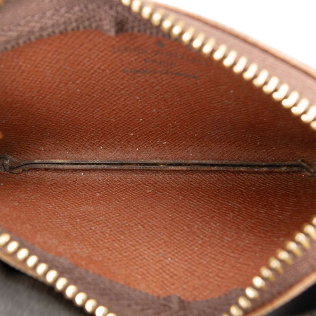 Louis Vuitton Monogram Key Pouch Brown Good condition - Model View