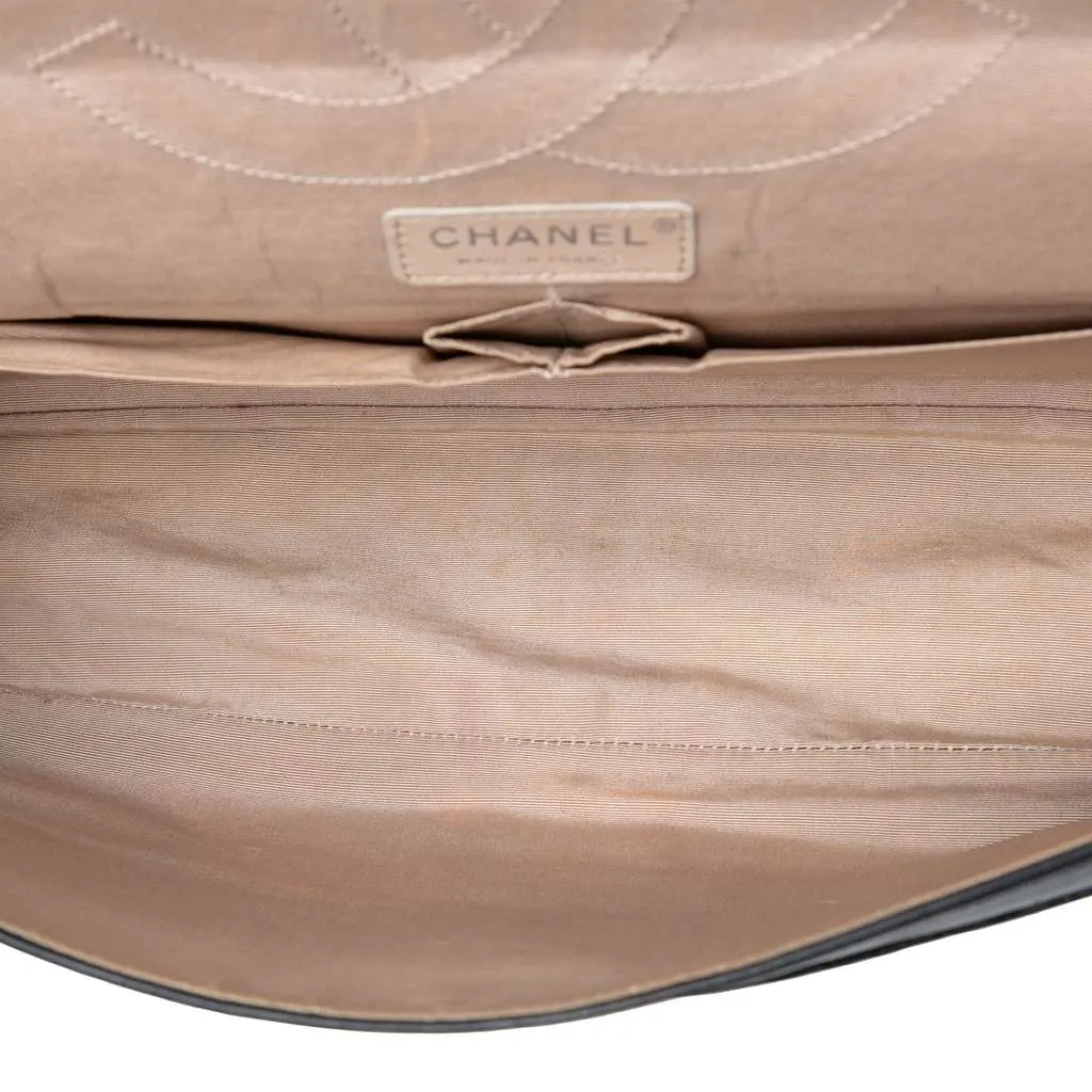 Chanel Maxi Embossed Calfskin 31 Rue Cambon Reissue 2.55 Double Flap Black Leather Very good - Model View