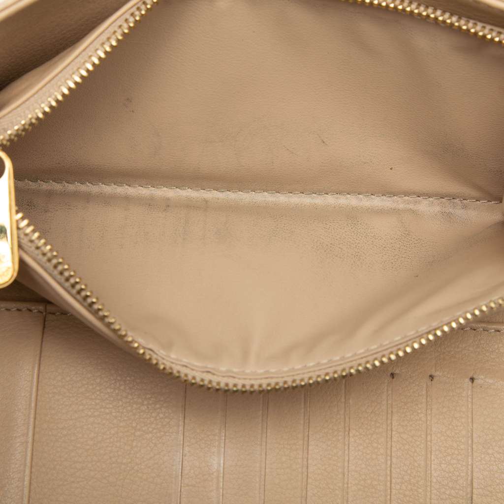 Louis Vuitton Mahina Amelia Wallet Beige Leather Good condition - Box View