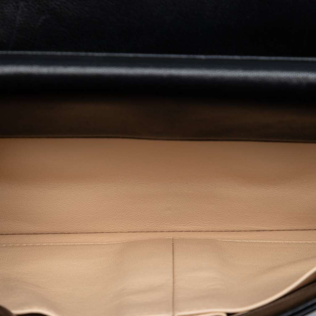 Chanel Chevron Sheepskin Subtle Clutch Black Leather Good condition - Model View