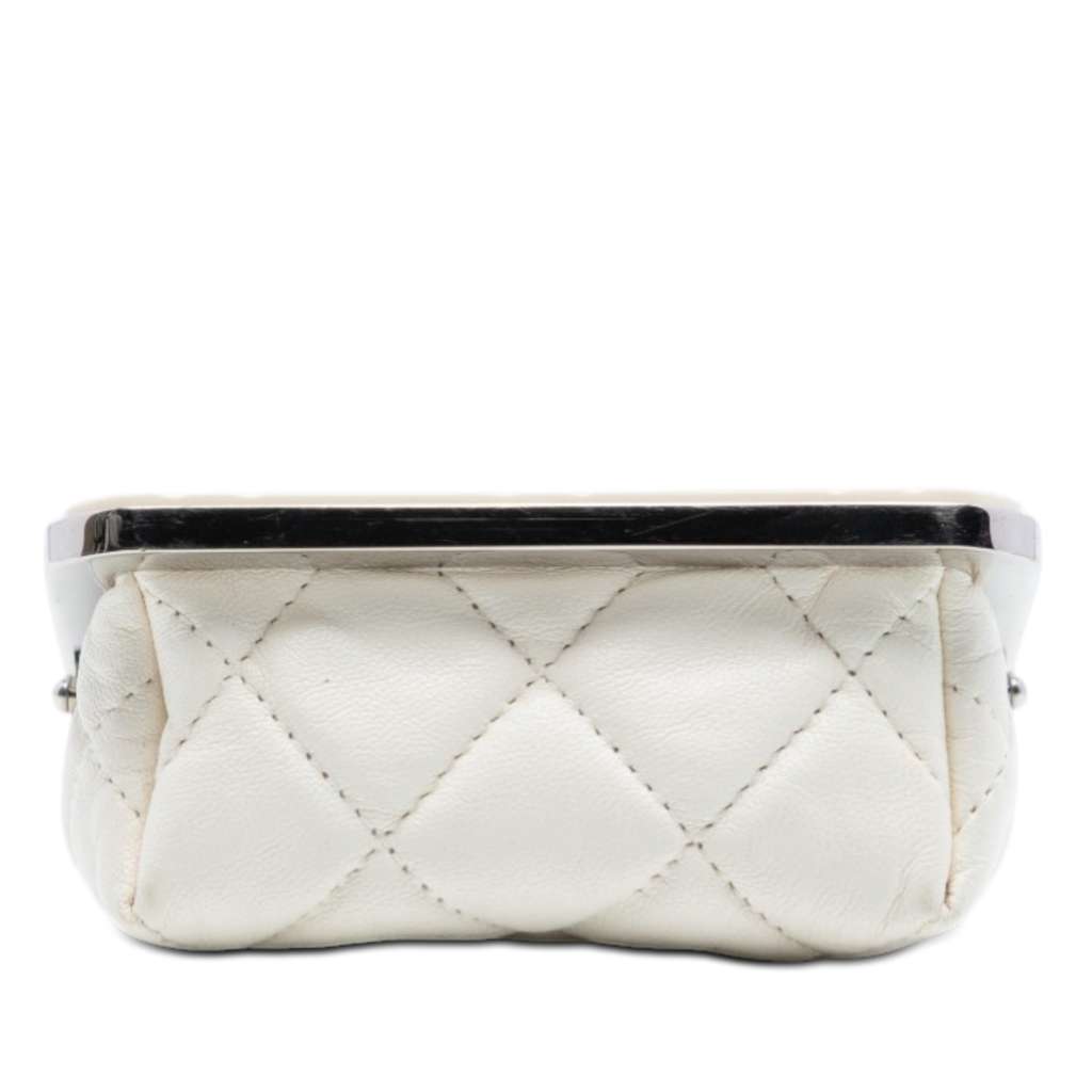 Chanel Lambskin and Acrylic Kiss Clutch with Chain White Leather Good condition - Inside View