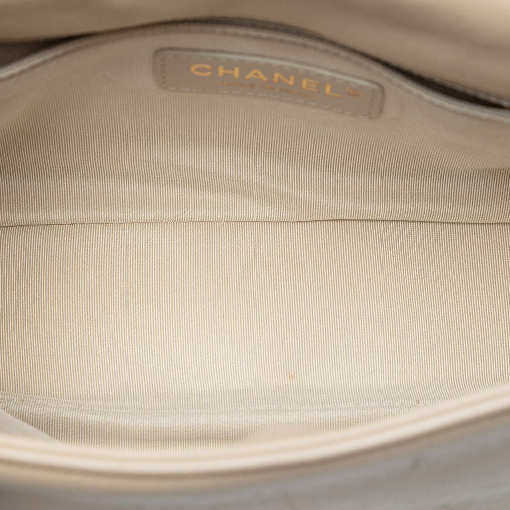 Chanel Mini Quilted Sheepskin Double Chevron Flap White Leather Good condition - Model View