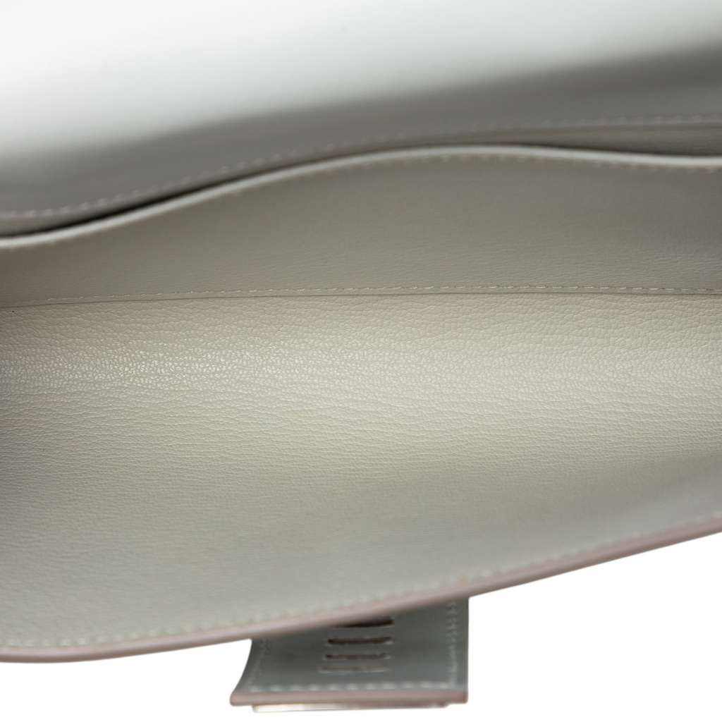 Hermès Tadelakt Medor Clutch 23 Grey Leather Good condition - Model View