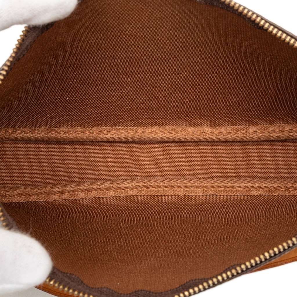 Louis Vuitton Monogram Pochette Accessoires Brown Good condition - Model View