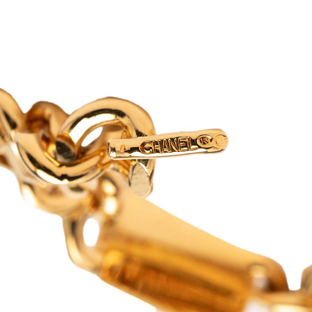 Chanel CC Medallion Chain Link Belt Gold Metal Good condition - Model View