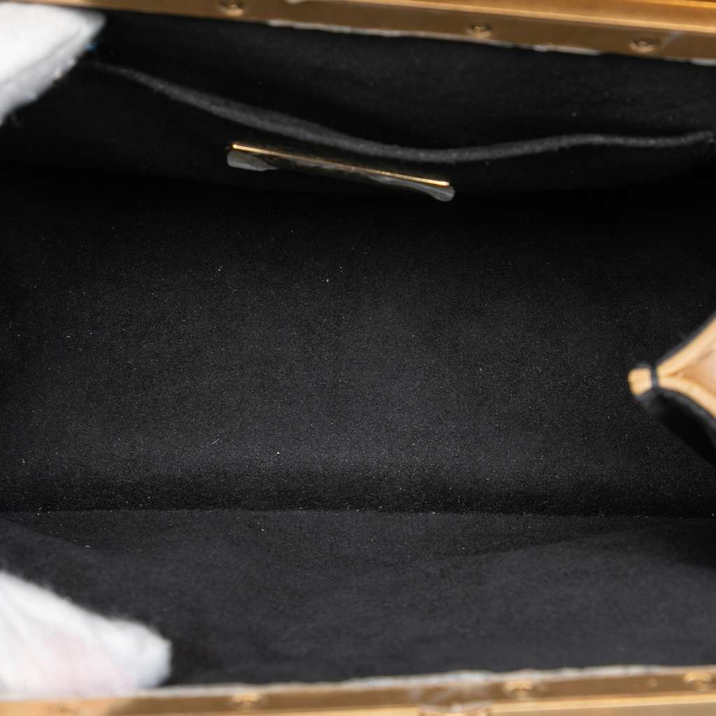 Chanel Small Calfskin Kiss Lock Frame Bag Gold Leather Good condition - Model View