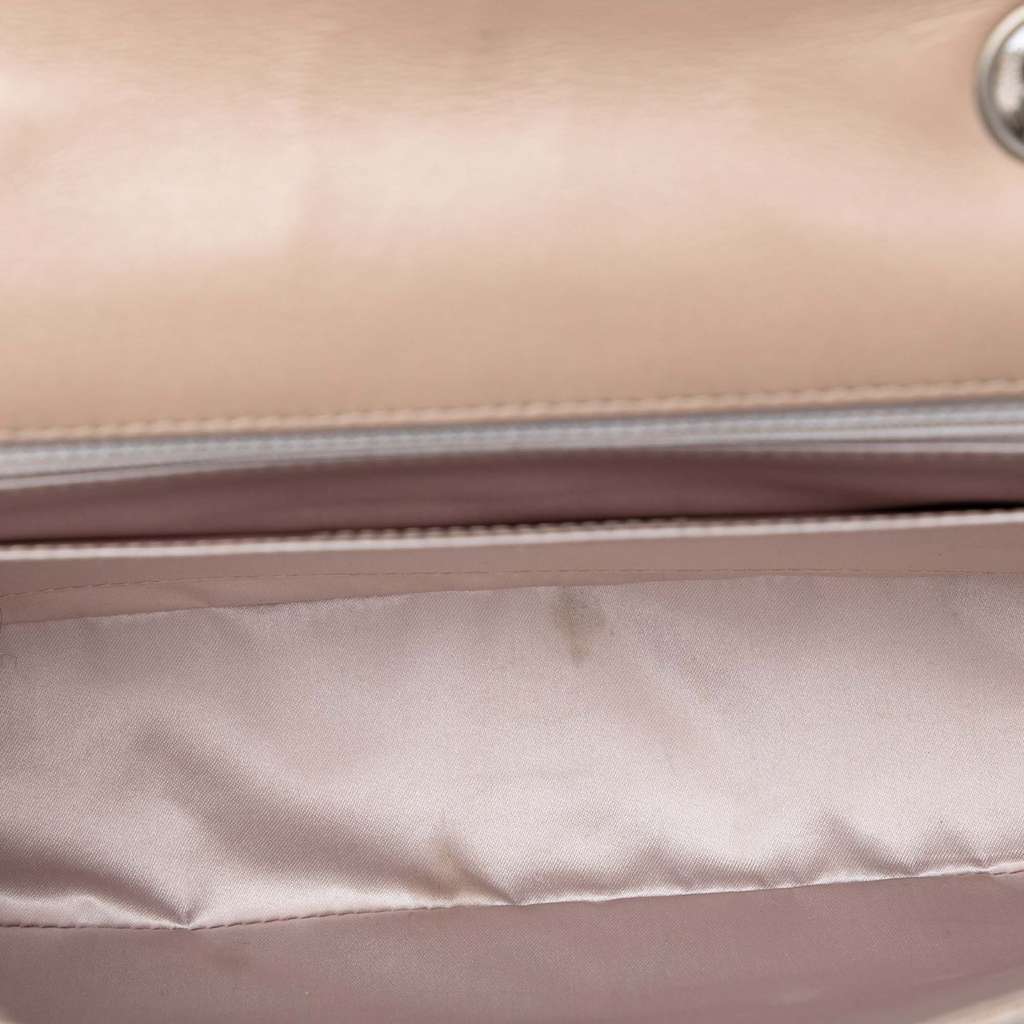 Chanel Medium New Travel Line Nylon Single Flap Beige Good condition - Model View