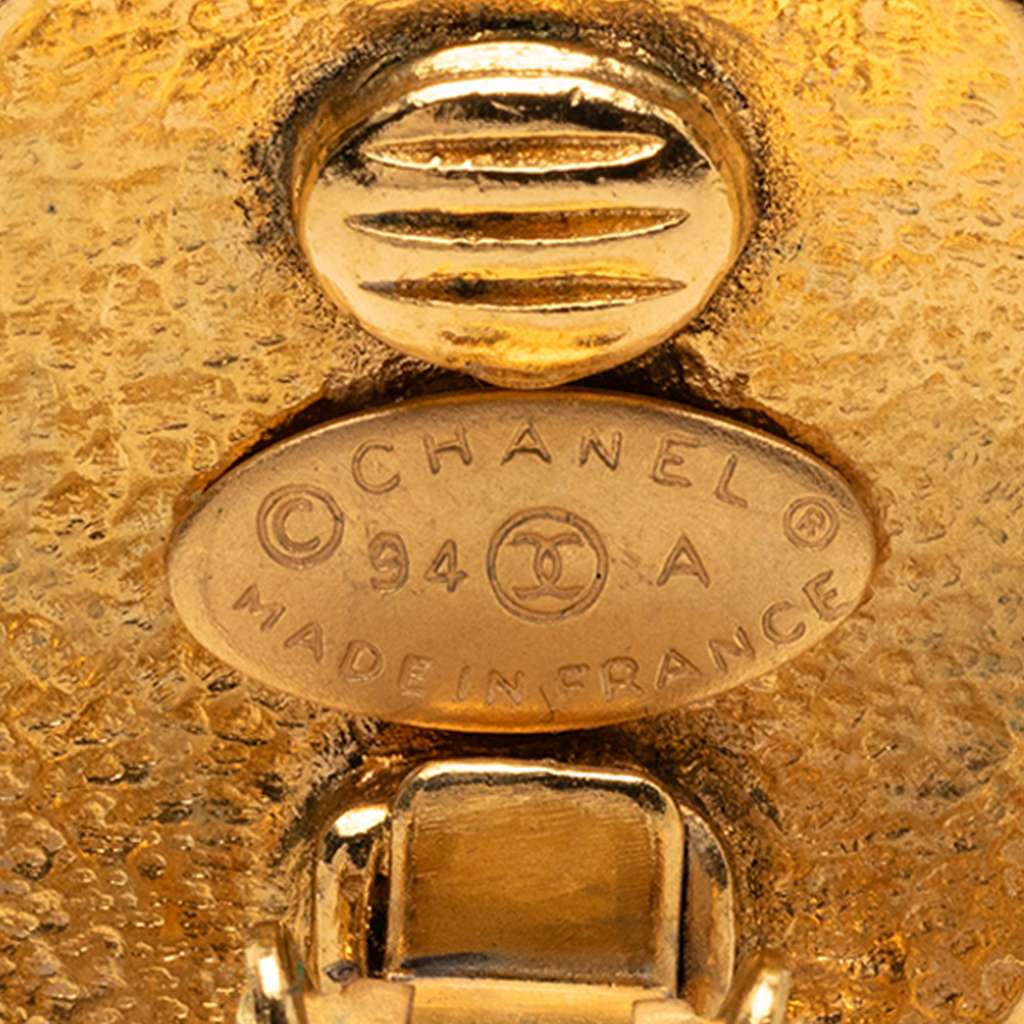 Chanel Gold Plated Wrapped CC Clip On Earrings Gold Metal Good condition - Inside View