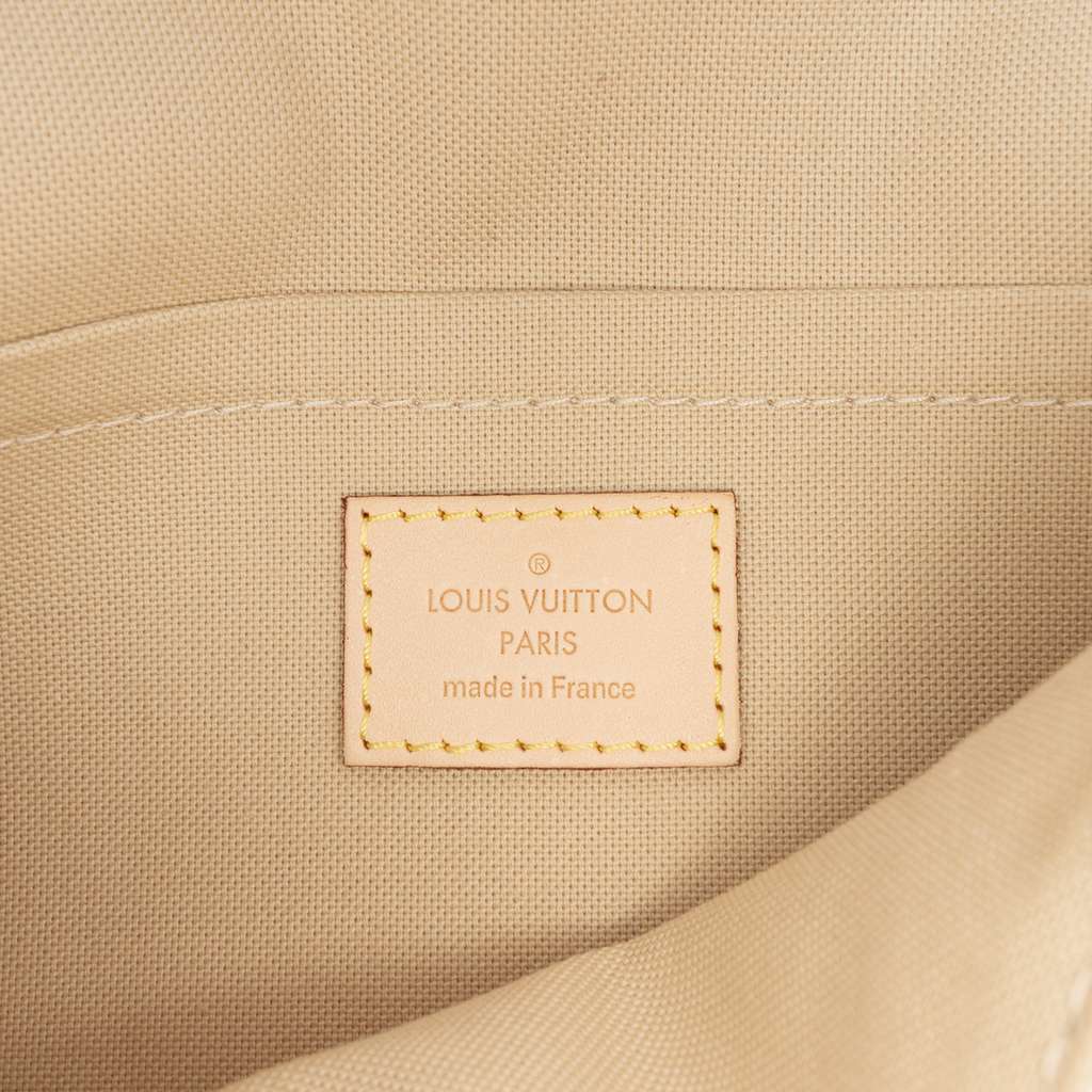 Louis Vuitton Damier Azur Favorite PM White Good condition - Box View