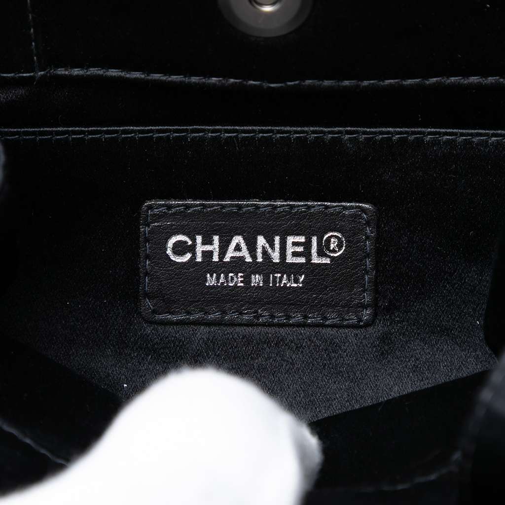 Chanel Satin Camellia Evening Bag Black Satin Good condition - Box View