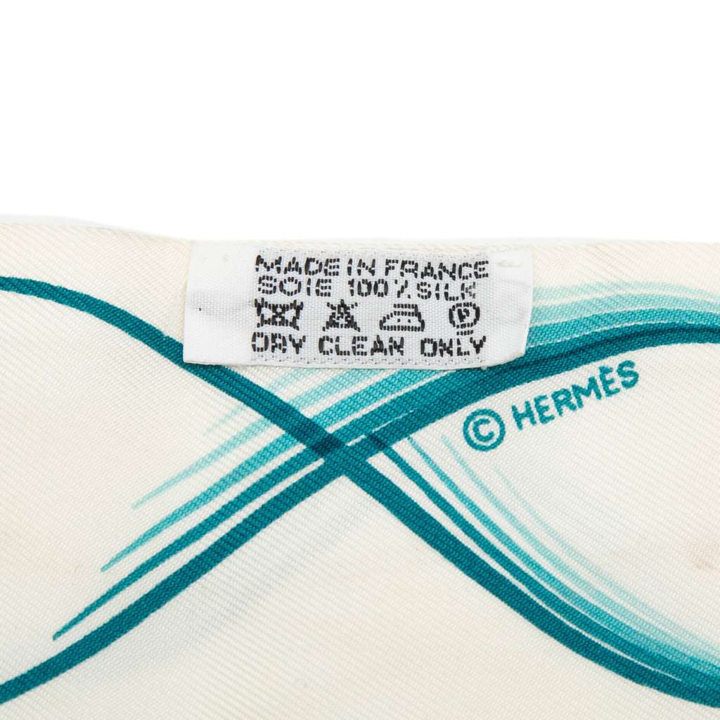 Hermès 24 Faubourg Silk Twilly Scarf White Silk Good condition - Inside View