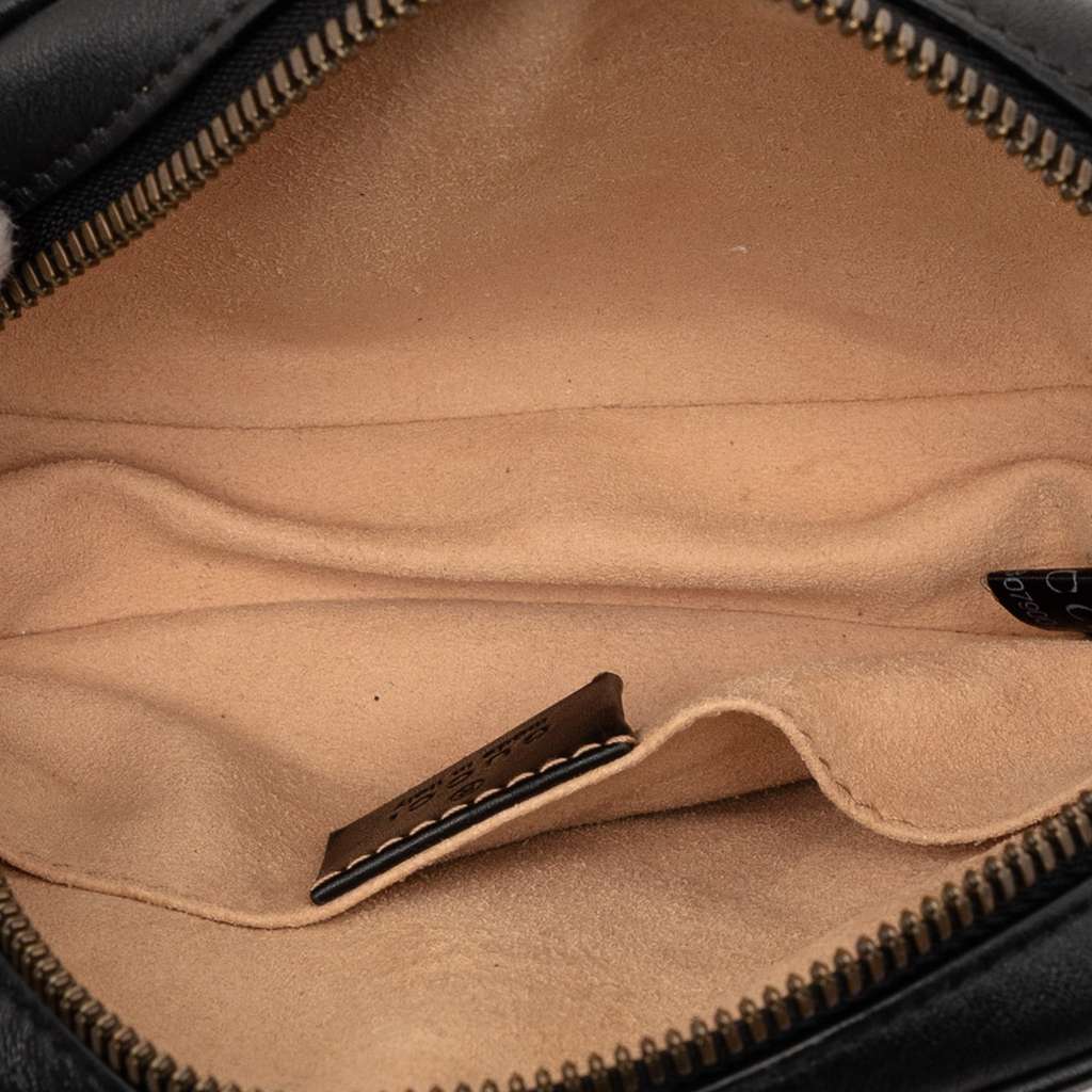 Gucci GG Marmont Matelasse Leather Belt Bag Black Leather Good condition - Model View