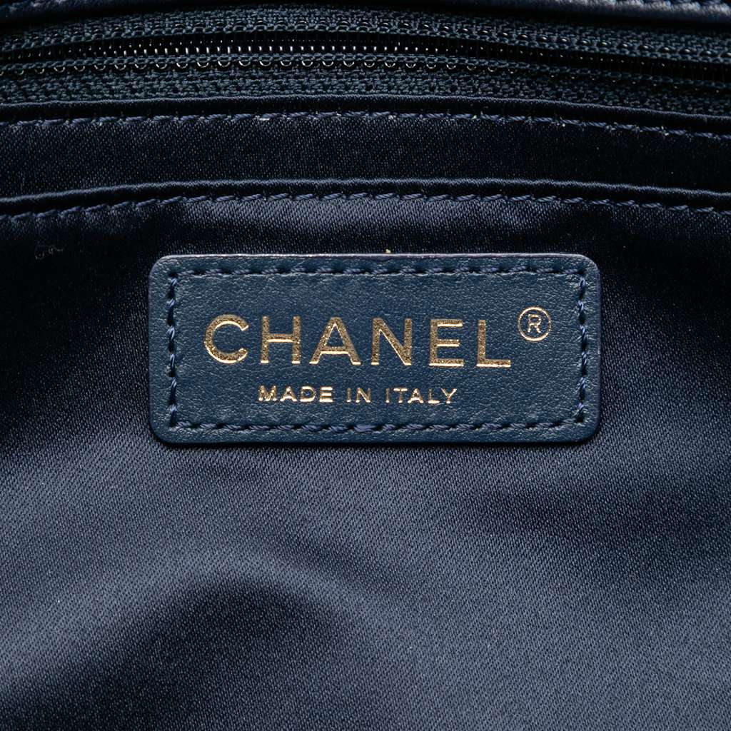 Chanel Medium Crumpled Satin Single Flap Blue Satin Good condition - Box View