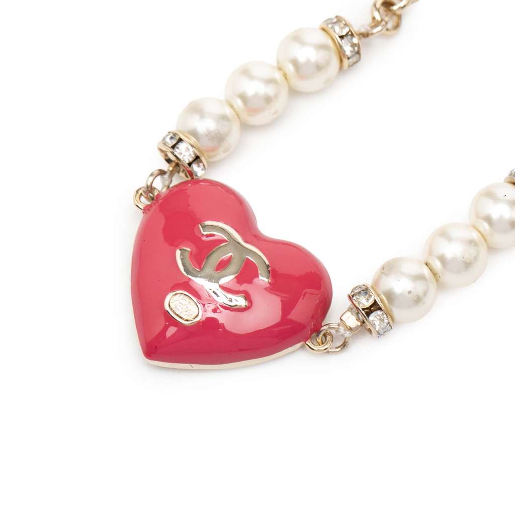 Chanel CC Gold Plated Resin Crystal Faux Pearl Chain Heart Bracelet Gold Metal Good condition - Box View