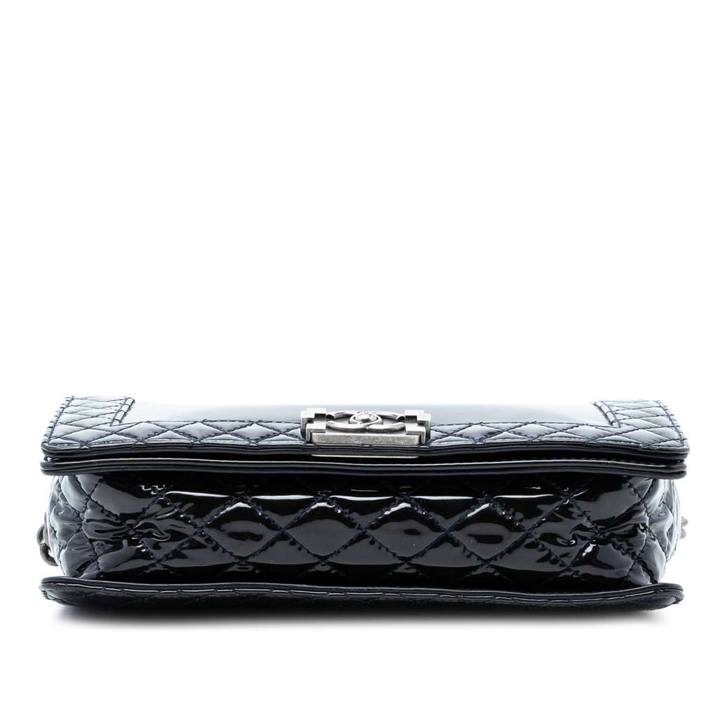 Chanel Medium Patent Boy Reverso Flap Black Leather Good condition - Inside View