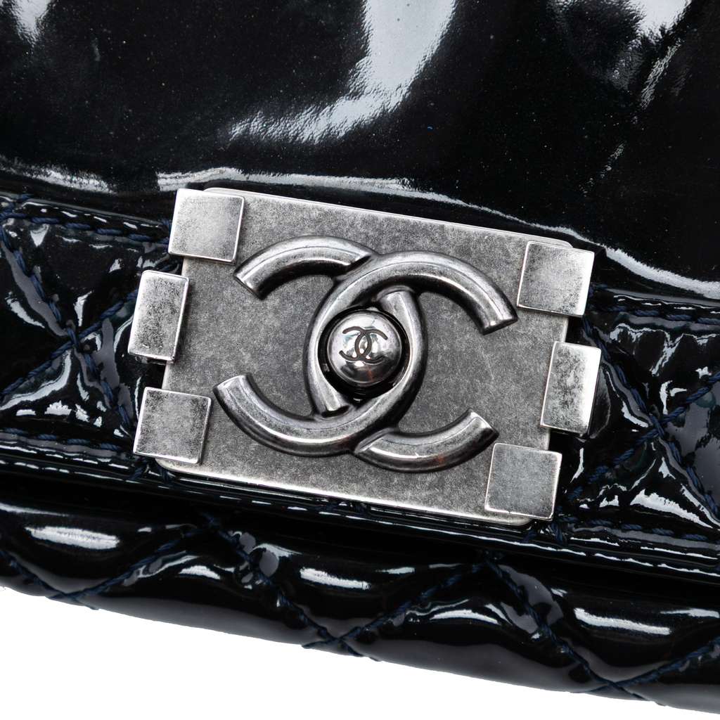 Chanel Medium Patent Boy Reverso Flap Black Leather Good condition - Box View