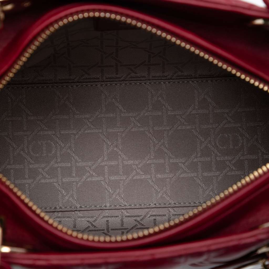 Dior Medium Lambskin Cannage Lady Dior Red Leather Good condition - Model View