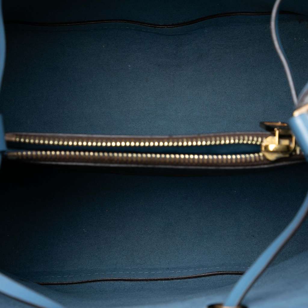 Louis Vuitton Monogram Neonoe MM Brown Good condition - Model View