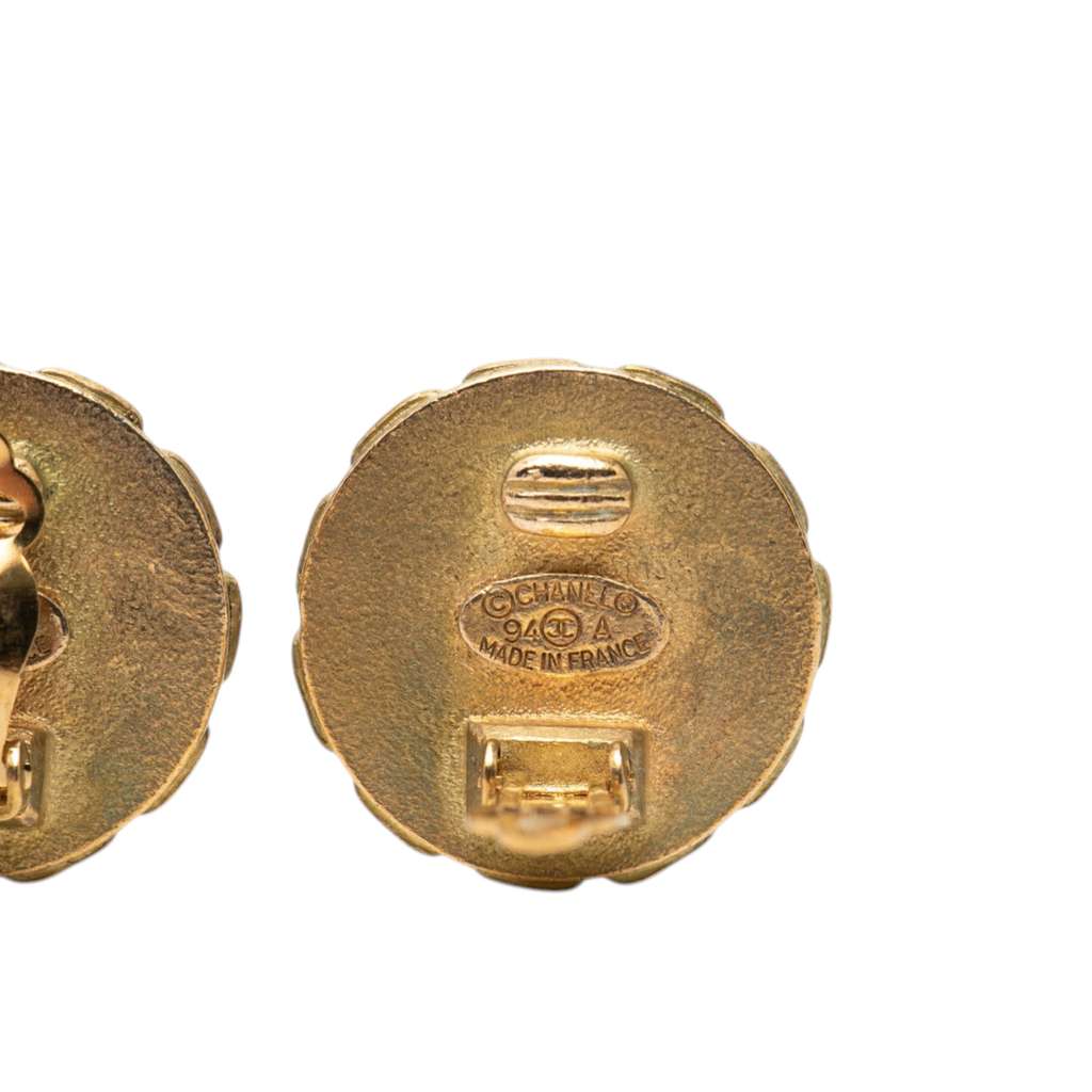 Chanel CC Gold Plated Resin Round Clip On Earrings Gold Metal Good condition - Inside View