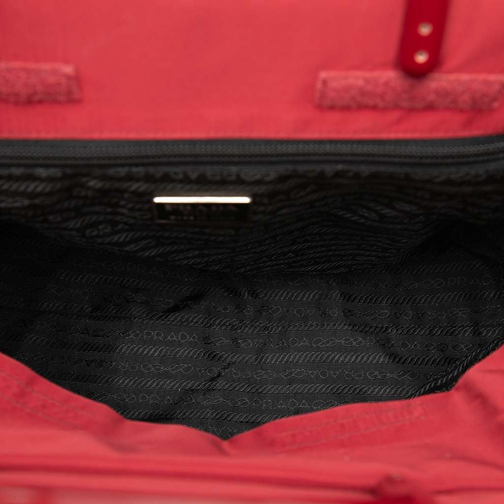 Prada Tessuto Tote Red Good condition - Model View