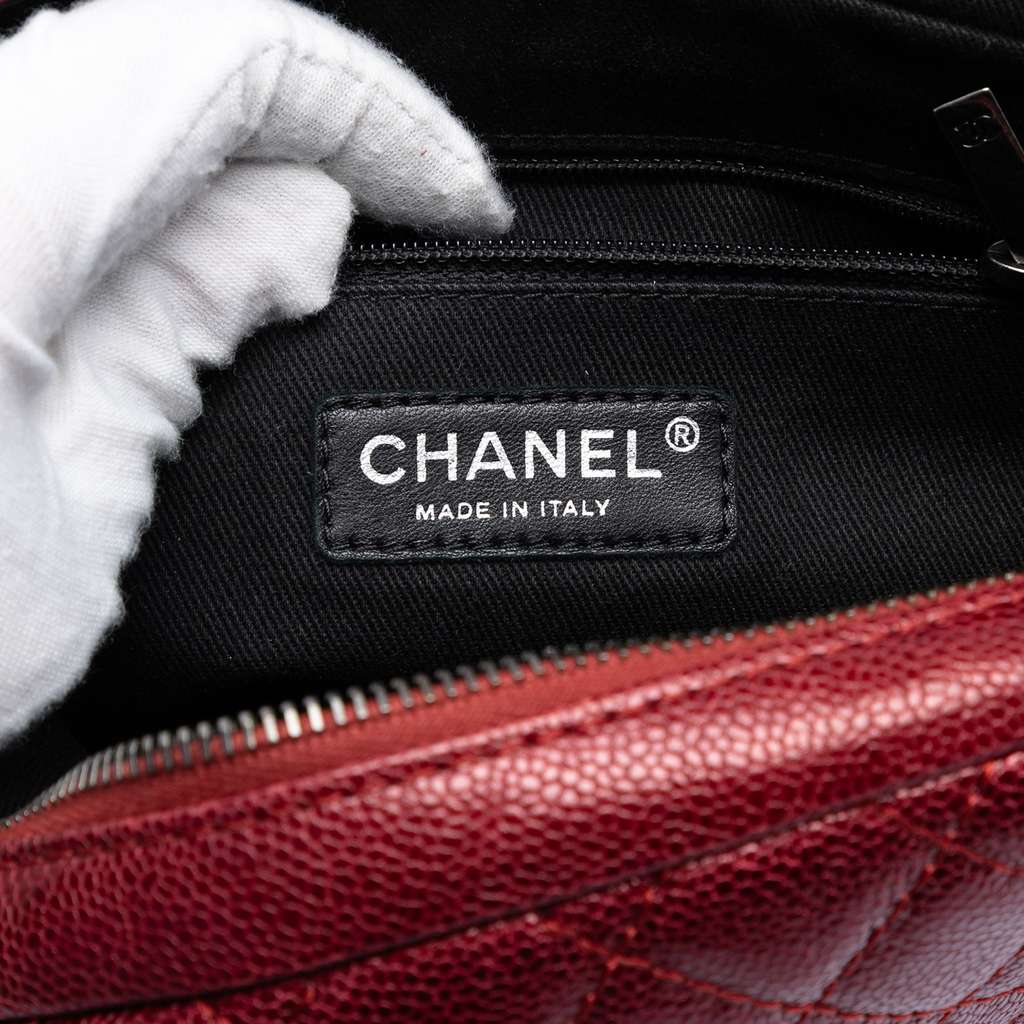 Chanel Medium Quilted Iridescent Caviar Easy Flap Red Leather Good condition - Box View